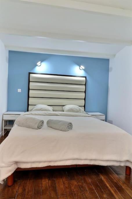 Unique Loft Apartment Located 15 Minutes From The Champs Elysees Saint-Ouen  Exterior photo